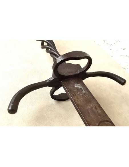 ÉPÉE À DEUX MAINS DE STYLE.