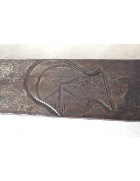ÉPÉE À DEUX MAINS DE STYLE.