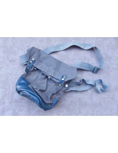 SAC DE MASQUE A GAZ SUEDOIS.