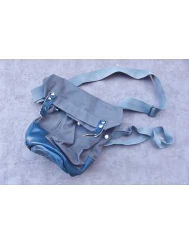 SAC DE MASQUE A GAZ SUEDOIS.