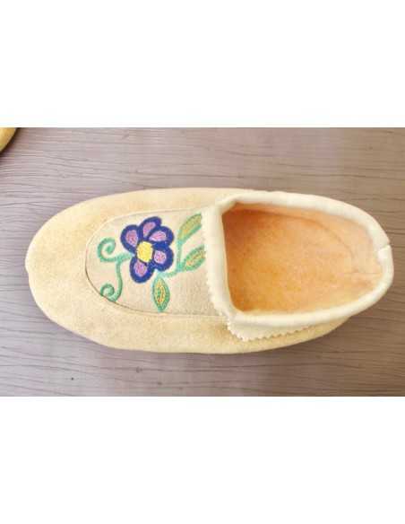 PAIRE DE MOCASSINS CREES