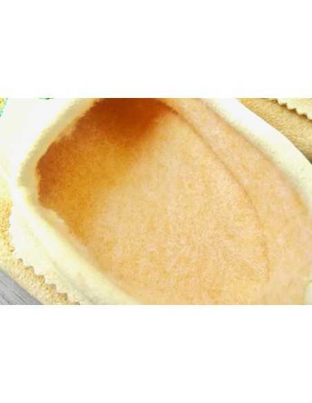 PAIRE DE MOCASSINS CREES