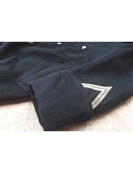 MANTEAU DE GENDARME APRES GUERRE.