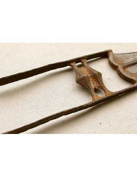 KATAR HINDOU.