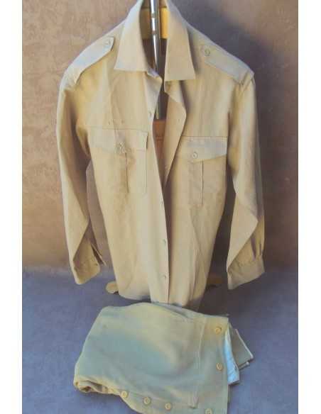 CULOTTE ET CHEMISE KAKI - EPOQUE SECONDE GUERRE MONDIALE.