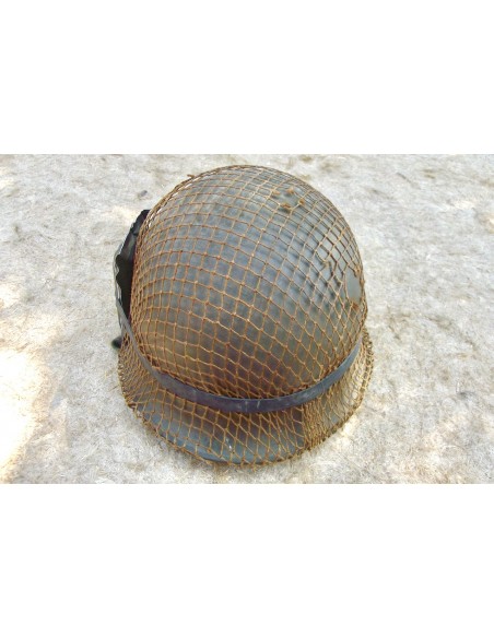 CASQUE Mle 51 ARMEE FRANCAISE AVEC FILET ET PANSEMENT.