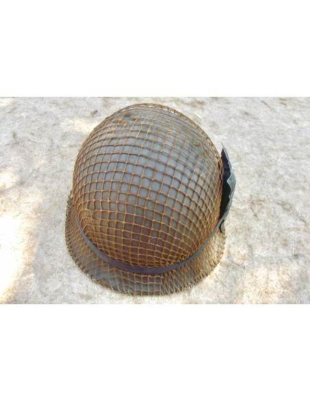 CASQUE Mle 51 ARMEE FRANCAISE AVEC FILET ET PANSEMENT.