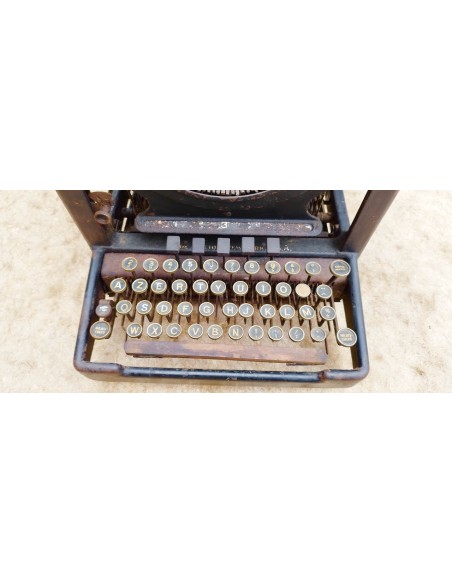 MACHINE A ECRIRE REMINGTON STANDARD No. 10.