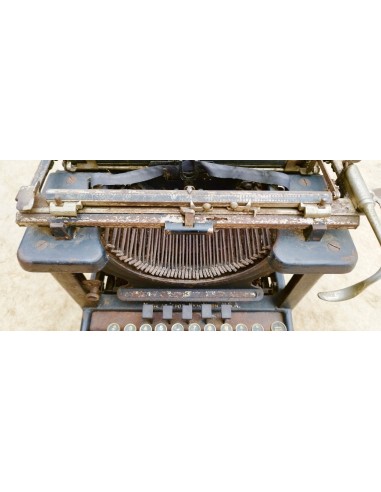 MACHINE A ECRIRE REMINGTON STANDARD...