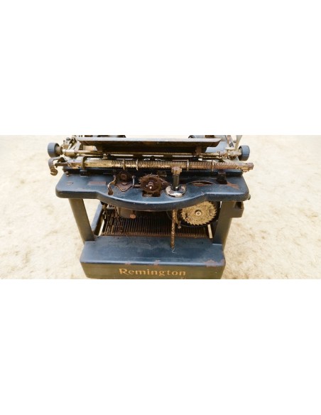 MACHINE A ECRIRE REMINGTON STANDARD No. 10.
