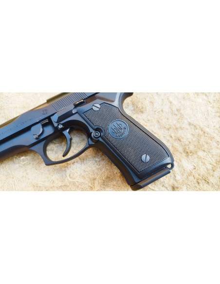 PISTOLET SEMI-AUTOMATIQUE BERETTA 92 « BRIGADIER ».