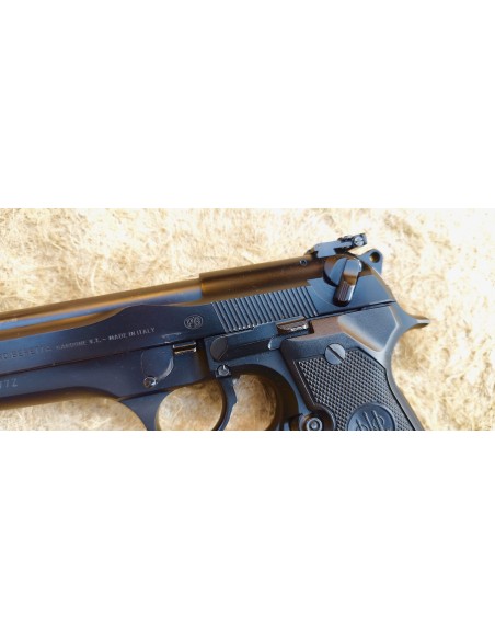 PISTOLET SEMI-AUTOMATIQUE BERETTA 92 « BRIGADIER ».