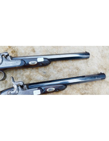 TRES BELLE PAIRE DE PISTOLETS DE DUEL...