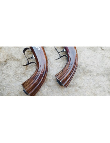 MAGNIFIQUE PAIRE DE PISTOLETS DE DUEL A PERCUSSION EN COFFRET.